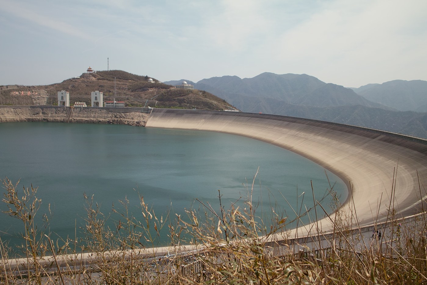 江南天池水库和山景